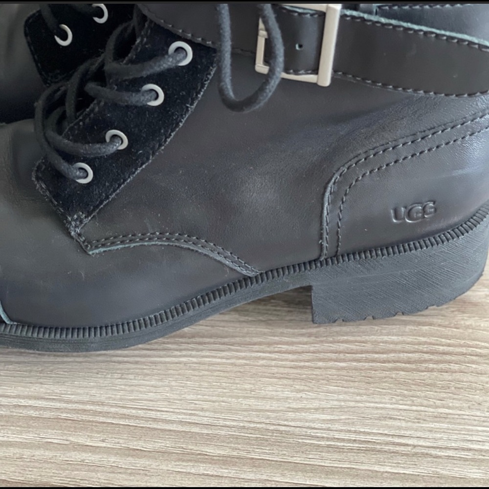 Ugg Women’s Combat Boots size 9 - Picture 5 of 12